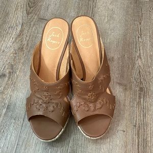Like new Jack Rogers wedges